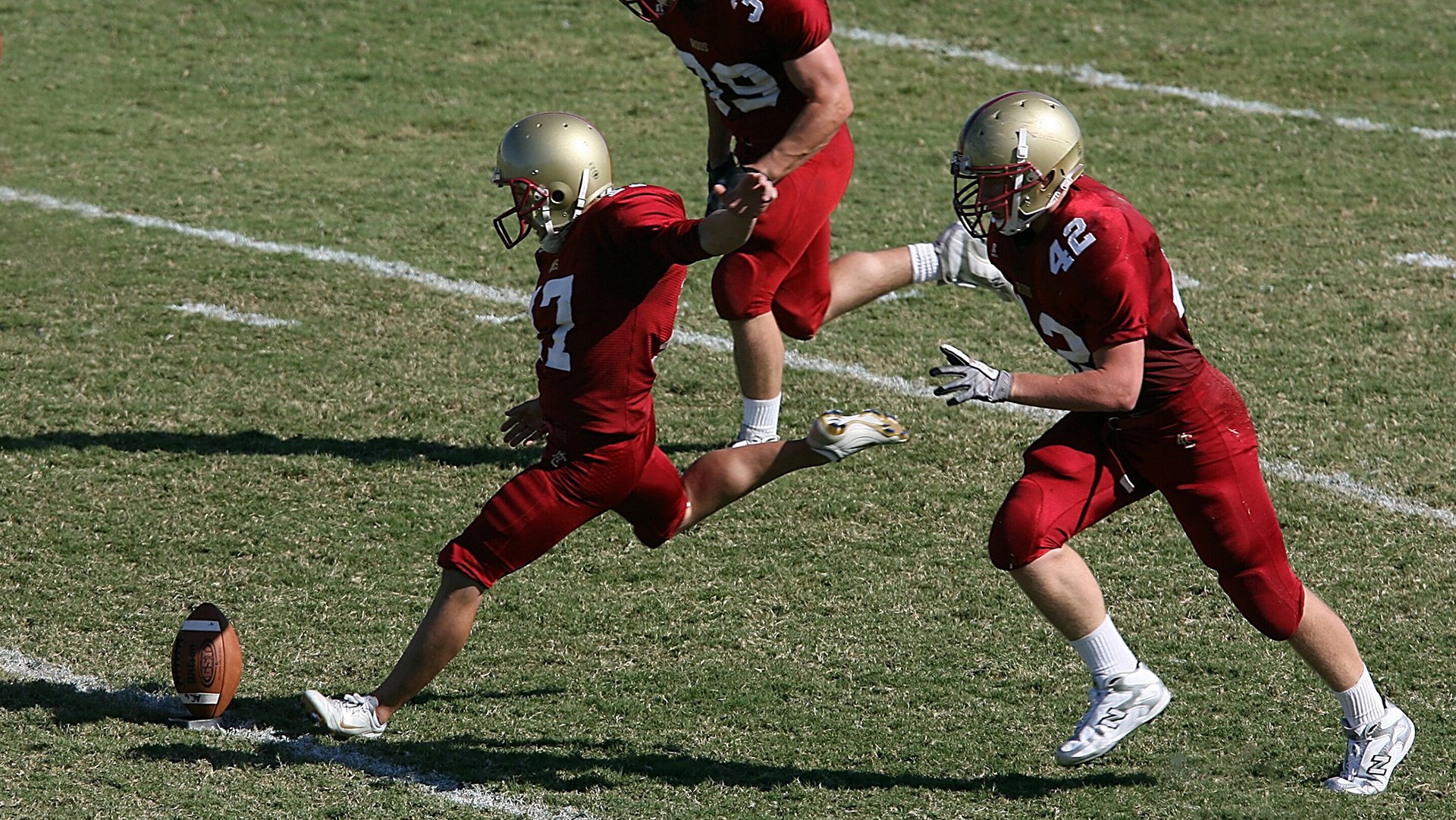 Jiu You-_极限冲浪：在浪尖挑战自我_，22岁玩极限冲浪淹死在海里